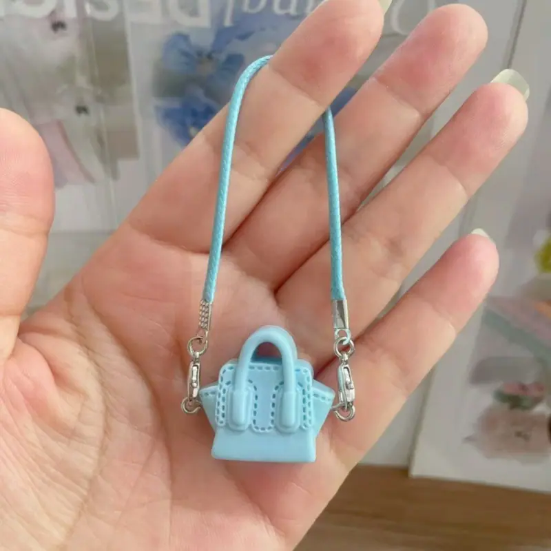 蓝牌包包挂件