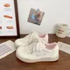 Zapatillas de entrenamiento alemanas para mujer 2026 nuevo estilo verano estilo fino nicho diseño versátil transpirables suela fina de moda zapatillas de skate para estudiantes