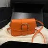 Bolsa pequena quadrada de alta qualidade, nova moda verão 2026, design de nicho, simples, estilosa, versátil, de ombro único, transversal
