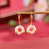 Ciervo Único Plata de Ley S925 Chapado en Oro Jade Hetian Jade Blanco Hebilla Ping An Espíritu del Año de Nacimiento Serpiente Tendencia de Personalidad Gancho de Oreja Pendiente