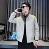 Chamarra de dos piezas falsas con cuello de color block para hombre, top de trabajo moderno, nueva ropa de primavera, ambiente de alta gama, estilo rebelde genial, tendencia, marca, prenda de abrigo