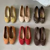 Zapatos de Baile Estilo Lazo Boca Baja Rojos de una Sola Capa para Mujer Nuevos Vintage Zapatos de Frijol Aumentadores de Altura Vintage Gamuza Zapatos de Leche