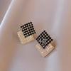Aretes Geométricos Retro Blanco y Negro de Doble Diamante de Corea del Sur para Mujer 2025 Nuevo Estilo Elegantes Ligeros de Lujo Combinan con Todo Aretes y Accesorios para las Orejas