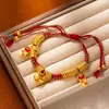 Nova Pulseira Enrolada Estilo Chinês, Pulseira Tecida à Mão, Pulseira Vermelha de Alto Padrão Estilo Antigo com Pingente Redondo Dourado Areia Deus da Riqueza