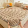 Nuevo protector de colchón cálido de felpa burbuja de grado A para bebés e infantes 2026, engrosado para mayor calidez, adecuado para uso en invierno, suave y cómodo para la ropa de cama del hogar.