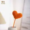 Rama de flor individual con forma de corazón tridimensional tejida a mano, arreglo de flores de escritorio tejido con hilo, decoración de regalo para el Día de San Valentín