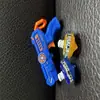 Pistola Giratoria para Niños Nuevo Lanzador Giratorio Luminoso Par Plato de Combate Apilable Pistola de Juguete para Niño 3-6-10 Años