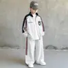 Conjunto de Ropa de Otoño para Niños 2026 Nuevo Estilo Ropa Deportiva Elegante y a la Moda para Niños Mayores Ropa de Primavera y Otoño