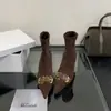 Nuevas Botas Elegantes de Punta Fina 2025 Moda Terciopelo Botón Tacón de Aguja Alto Botas de Invierno y Otoño para Viajes de Trabajo para Mujeres