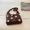 Bolso de hombro retro estilo coreano con pliegues y bordado de estrella, un bolso tote simple y elegante para ir al trabajo, con un diseño cruzado relajado y casual
