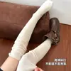 Calcetines blancos hasta la rodilla para mujer con textura acanalada vertical, adelgazantes y versátiles, material de algodón, cómodos y amigables con la piel, calcetines largos