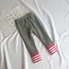 Conjunto Falso de Dos Piezas para Niñas Primavera y Otoño Moda Coreana Sudadera y Pantalones Niña Celebridad de Internet Dibujos Animados Infantiles Conjunto Falso de Dos Piezas