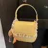 Bolsas da Moda de Alto Padrão para Mulheres 2025 Novos Modelos de Inverno Exquisite Compacto Versátil Bolsa para Batom Simples Bolsa de Ombro Transversal