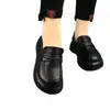 Mocasines versátiles de suela blanda para mujer, nuevo estilo británico de otoño 2026, zapatos de cuero slip-on, zapatos de plataforma antideslizantes de suela gruesa.