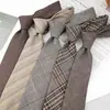 Corbata de Negocios para Hombre Ropa Formal Profesional 8cm Color Café Tela Tr Retro Corbata Anudada a Mano Color Sólido Corbata Rayada