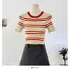 Suéter Listrado Redondo de Manga Curta em Cores Contrastantes Doces para Mulheres, Moda Primavera, Rejuvenescedor, Ajustado ao Corpo, Top Curto