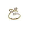 Anel Aberto de Moda Exquisito Coreano e Japonês com Laço Embellished com Diamantes e Pérola, Elegante, Luxo Leve, Versátil, High-End, Anel Super Brilhante para Dedo Indicador