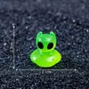 Nuevo producto transfronterizo: Figuritas de alienígenas que brillan en la oscuridad, decoraciones de paisajismo de jardín DIY, adornos colgantes y figuritas en miniatura para escritorio
