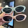 Óculos de sol de armação pequena olho de gato transfronteiriços óculos de sol para fotos show de óculos de sol compras legal anti-ultravioleta moda europeia e americana infantil novo