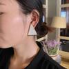 Arete Geométrico de Triángulo Sense Avanzado Pendientes Elegantes Moda Femenina Rojo Atmosférico Pendiente de Oreja Francés de Nicho 2023 Nuevo