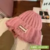 Chapéu de Lã Trançado Grosso Tendência 2025 para Mulheres para Outono e Inverno, Versátil, Circunferência da Cabeça Grande, Solto, Quente, Gorro que Afina o Rosto