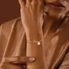 Pulsera de Piedra de Nacimiento de Moda Transfronteriza con 26 Letras Pulsera Versátil Dorada Regalo de Cumpleaños para Mujeres