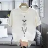 Camiseta de manga corta estilo Hong Kong para hombre, verano 2024, nueva estampada, manga media, holgada, casual, versátil, cuello redondo