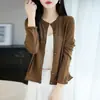 Casaco suéter fino de tricô fino, cor sólida, versátil, casual solto, manga dobrada, gola V, feminino, lã, solúvel em água