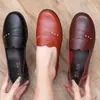Zapatos de madre de cuero suave genuino White Pillow Crane con suelas de goma blanda, zapatos planos sin cordones para mujeres de mediana edad y mayores, zapatos de abuela