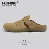 Ilustración Global Chanclas Birkenstock para Hombre Primavera/Verano 2026 Nuevas Zuecos Cerrados de Punta Media Estilo Old Money