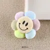 Broche de Pelúcia Estéreo de Girassol Sorridente Desenho Animado Boneca Pingente de Chaveiro DIY Acessórios para Presilha de Cabelo Tiara