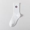 Calcetines para hombre, otoño e invierno, nuevos calcetines blancos y negros, modernos, absorbentes del sudor, deportivos, bordados, hasta media pantorrilla, calcetines de algodón para mujer.