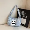 Bolsa de estilo japonés con estampado de cuadros de dibujos animados de alto valor para mujer, bolsa tipo dumpling de gran capacidad para verano, versátil para estudiantes, para ir al trabajo, de hombro o cruzada