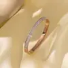 Europa e Estados Unidos novo pulseira de aço titânio meninas alto senso forno banho de ouro real aço inoxidável requintado não desbota mão feminina
