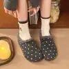 Estilo perezoso de lana con lunares, slip-on, para cubrir la cabeza, media pantufla para mujer, nuevo otoño 2026, estilo coreano, casual, suela gruesa, pantuflas peludas