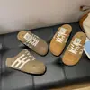 Sandálias Birkenstock de Solado Grosso para Aumentar a Altura para Mulheres, Nova Moda Primavera 2026, Meia-sandálias Versáteis de Bico Fechado, Chinelos Estilosos e Relaxados