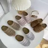 Sapatos Femininos 2026 Novo Estilo Popular Camurça Vazado Estilo Birkenstock Bico Fechado Meia Sandálias Rasteirinhas Versáteis Casuais