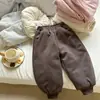 [Liquidação de Fim de Temporada] Calças de Algodão para Meninas, Calças de Moletom de Seda e Algodão Espessas de Inverno com Forro Interno que Muda de Cor com Tecnologia Negra para Aquecimento e Isolamento
