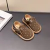 Sapatos Birkenstock para Meninas 2026 Outono Inicial Novos Sapatos de Couro para Meninas Estilo Floresta Versão Coreana Sapatos Pequenos de Couro Sapatos Mary Jane de Bolinhas para Meninas