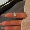 Collar con Colgante de Cubo Pequeño Bling-Bling Único y Anillo, Joyería de Clavícula de Moda de Lujo Ligero de Alta Gama para el Dedo Índice