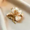 Broche Flor de Peônia Esmaltada Estilo Antigo para Mulheres, Alfinete Floral Pintado Retrô de Nicho, Alfinete de Lapela para Terno, Acessório de Roupa