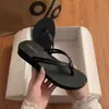Chinelos de plataforma com salto médio para mulheres, sandálias de sola plana para exterior, chinelos de praia com tira dupla, sandálias antiderrapantes atacado