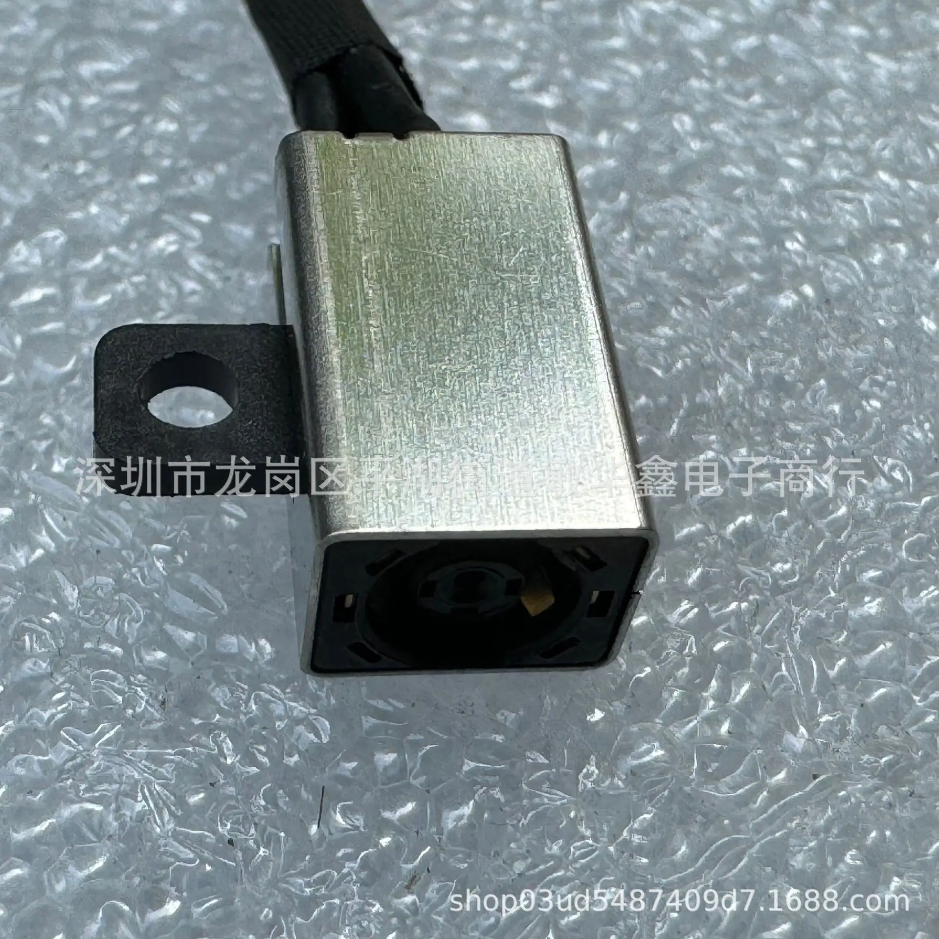 8F5380C024E693369F012BF4C99C40