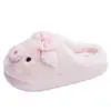 Pantufas de pelúcia macias e fofas em formato de porco com laço rosa tridimensional, de algodão, para mulheres, uso doméstico outono e inverno 2026, com sola grossa, antiderrapantes, de bico fechado e peludas
