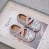 Zapatos de Princesa con Lazo Elegante para Niñas 2026 Primavera y Otoño Nuevos Casuales Versátiles Zapatos de Cuero para Niños Zapatos Planos de Moda para Niñas Pequeñas