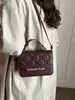 Bolso pequeño de alta gama con estampado de rombos, nuevo bolso de hombro en relieve de moda 2026, bolso cuadrado pequeño versátil para ventas transfronterizas
