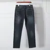 Novos jeans masculinos de perna reta espessados para outono e inverno, amigáveis à pele, duráveis, confortáveis, levemente elásticos, calças quentes para homens jovens e de meia-idade