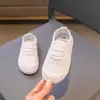 Zapatos Blancos Escolares de Primavera y Otoño Zapatos Blancos de Tela para Estudiantes Niños y Niñas Zapatos de Lona con Suela Suave Zapatos de Interior para Jardín de Infancia