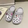 Zapatos Croc para Mujer 2026 Nueva Versión Coreana Tendencia Ins Lindos de Punta Cerrada para Exteriores Sandalias Antideslizantes Zapatos de Playa de Verano Suela Gruesa