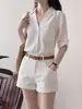 Elegante camisa de lino de manga corta con cuello en V estilo francés para mujer, camisa casual de verano holgada, top fino con estilo 'old money' de clase.